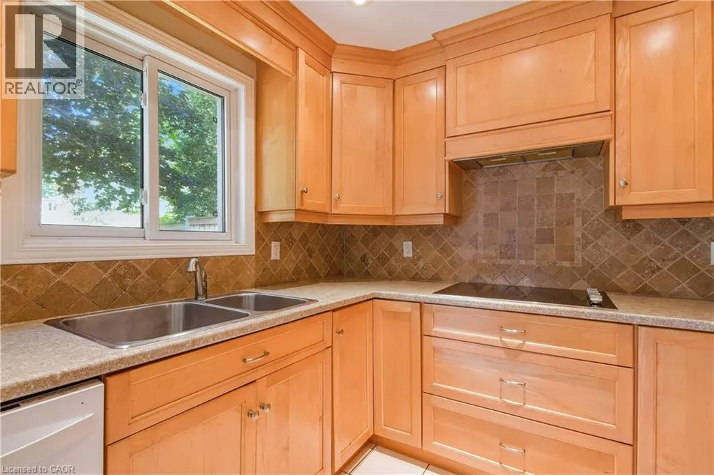 104 VALLEY RIDGE Crescent