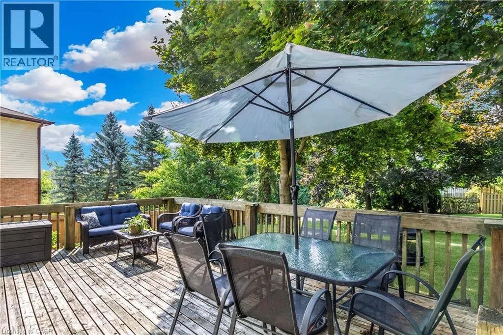 104 VALLEY RIDGE Crescent