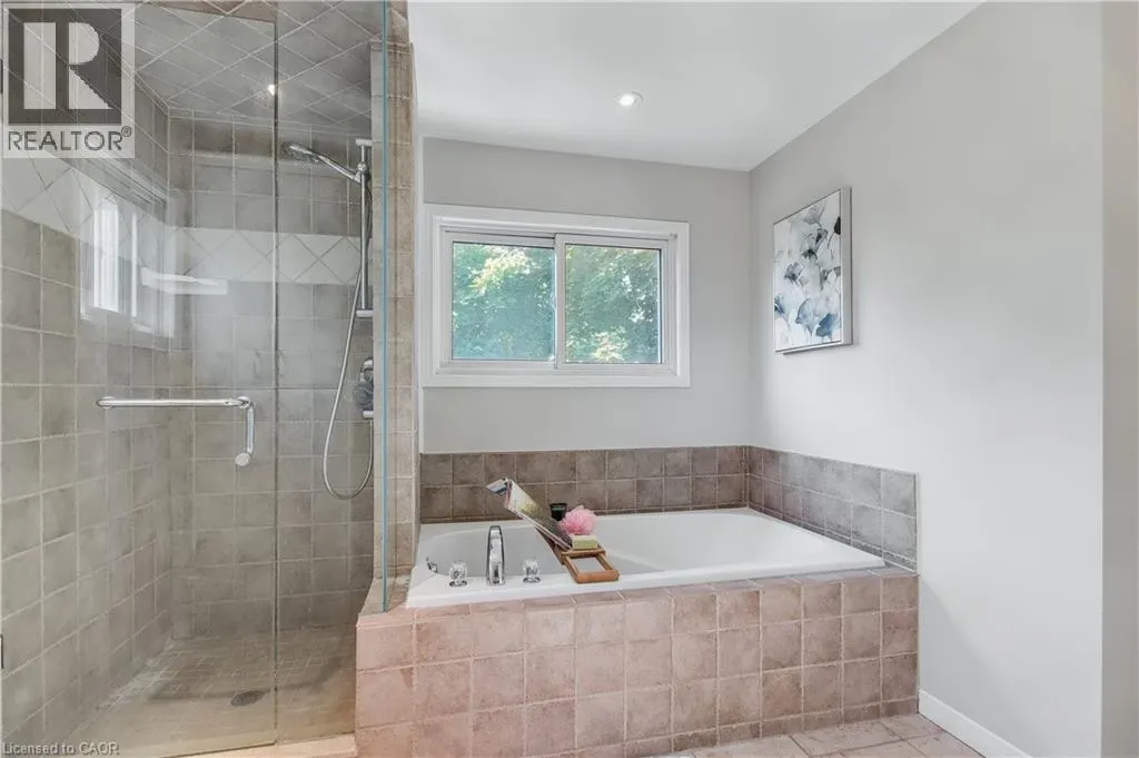 104 VALLEY RIDGE Crescent