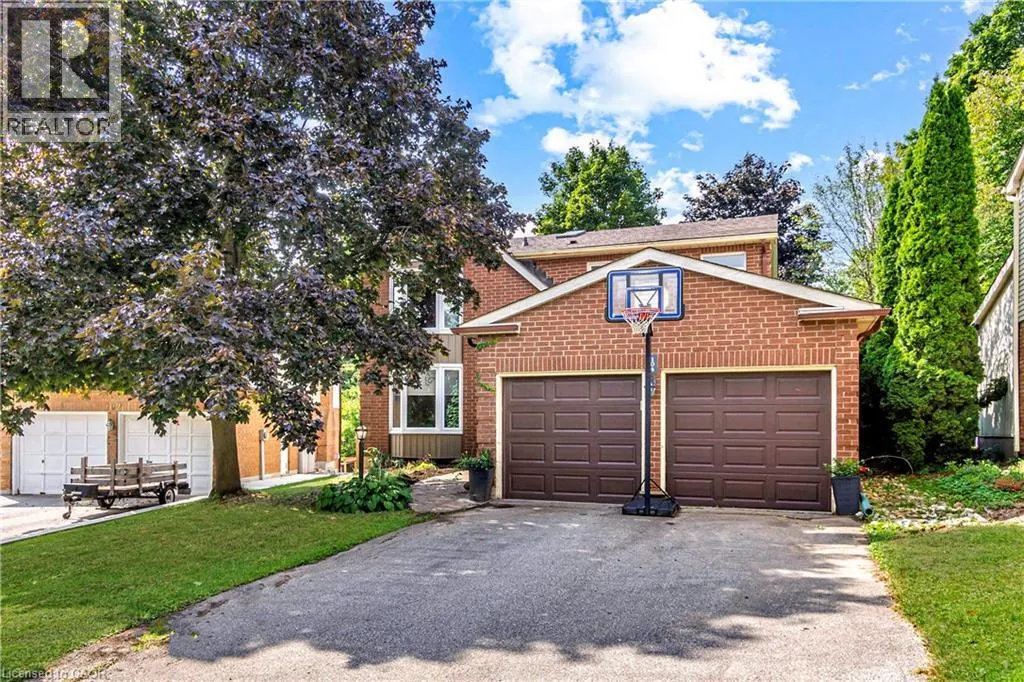 104 VALLEY RIDGE Crescent