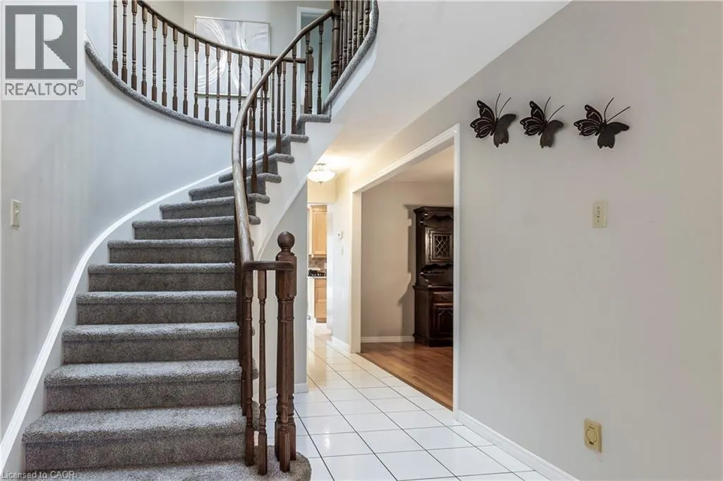 104 VALLEY RIDGE Crescent