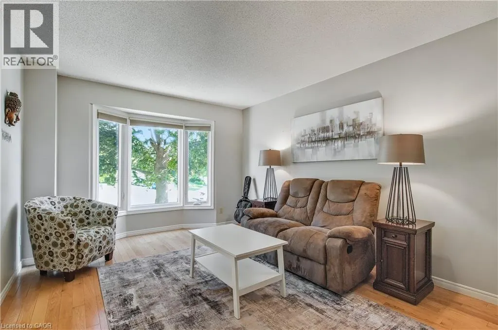 104 VALLEY RIDGE Crescent