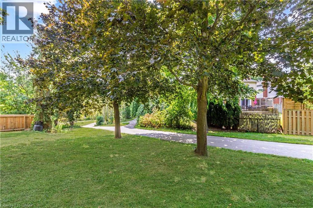 104 VALLEY RIDGE Crescent