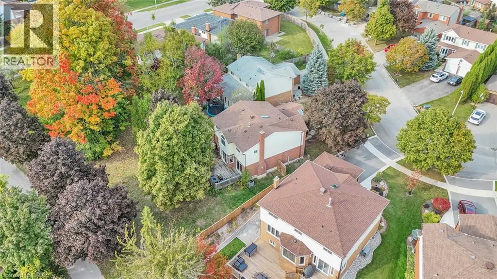 104 VALLEY RIDGE Crescent