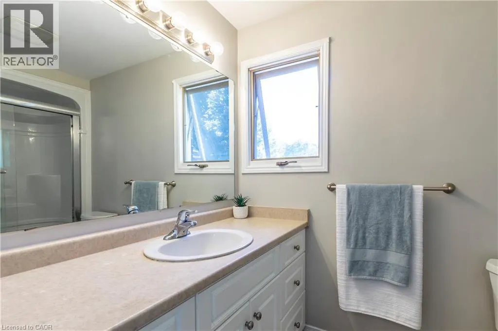 104 VALLEY RIDGE Crescent