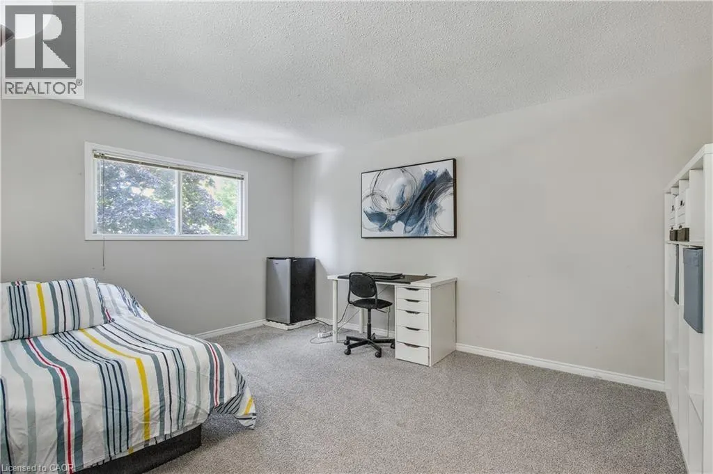 104 VALLEY RIDGE Crescent