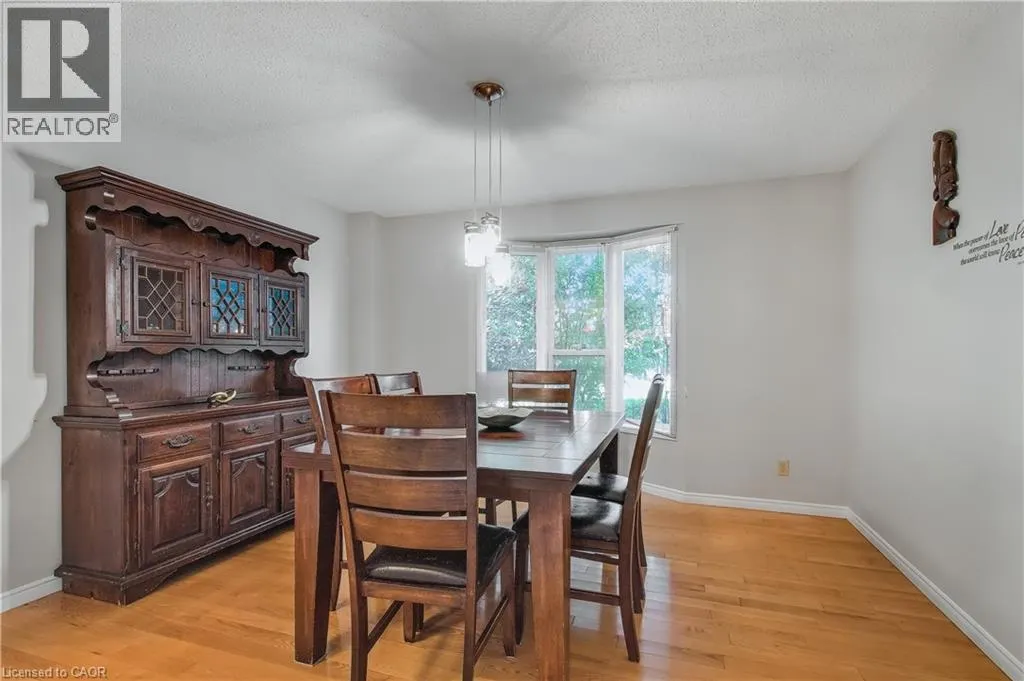 104 VALLEY RIDGE Crescent
