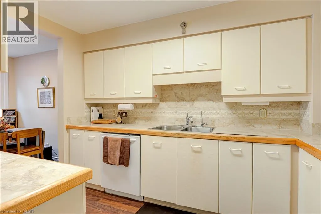 523 BEECHWOOD Drive Unit# 12, #12