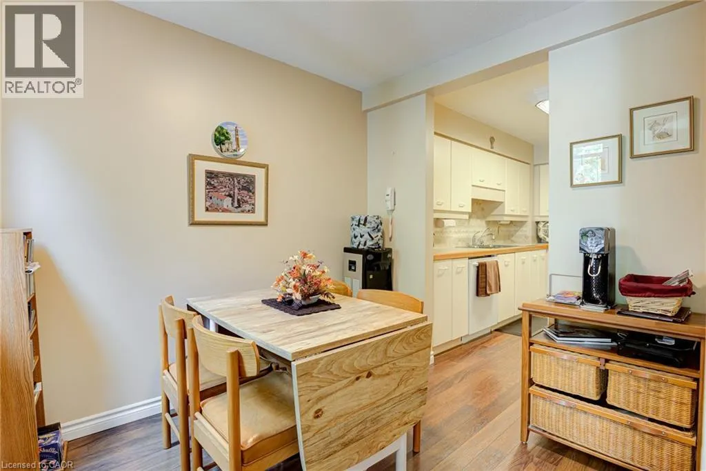523 BEECHWOOD Drive Unit# 12, #12