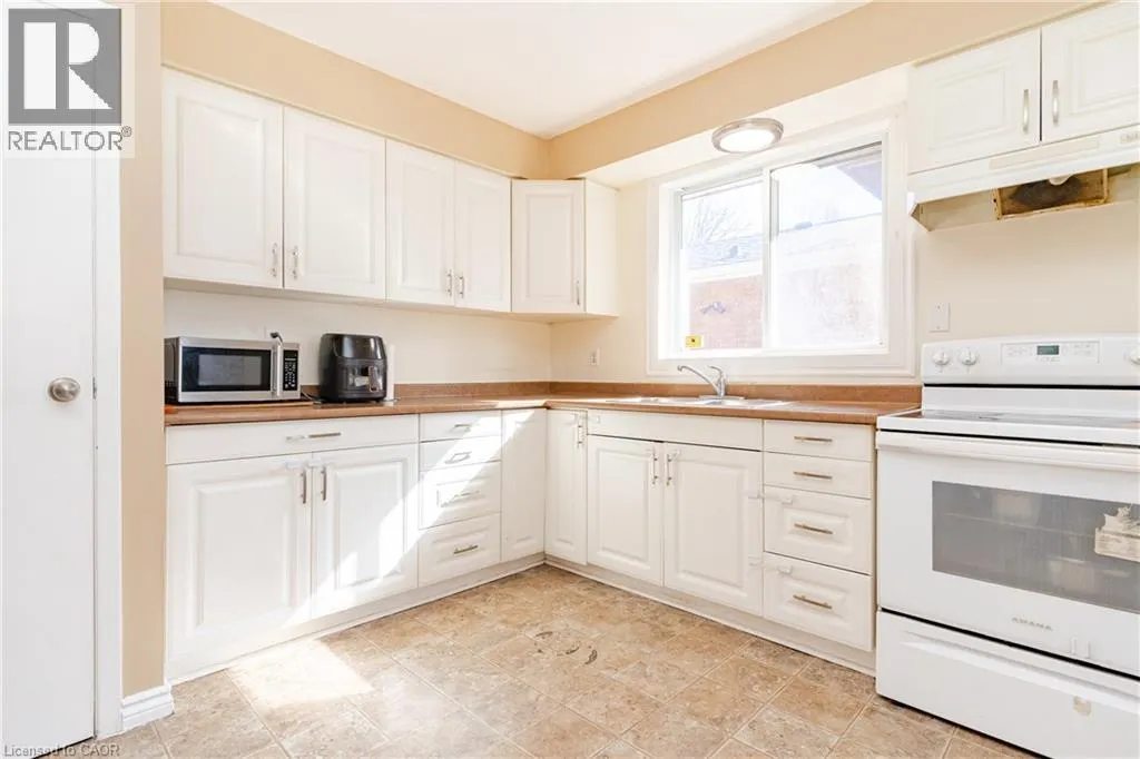 110 HAZELGLEN Drive