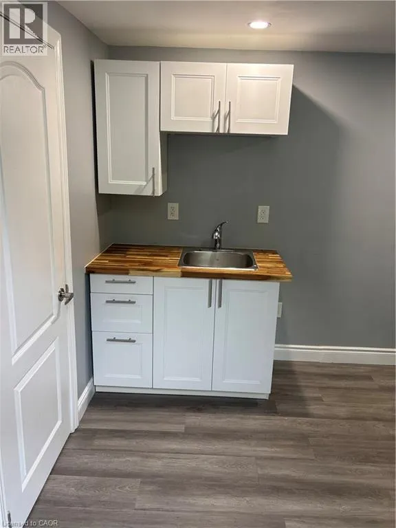 123 MACNAB Street S Unit# 3, #3