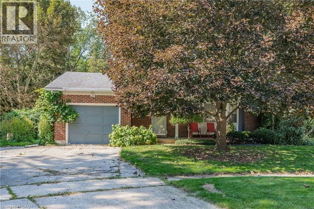 20 CRESTWOOD Drive