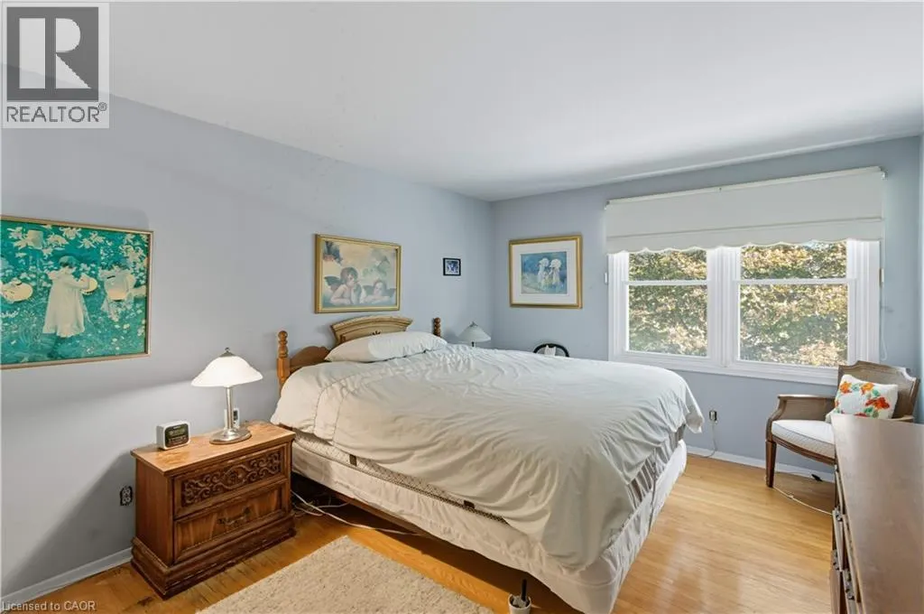 20 CRESTWOOD Drive