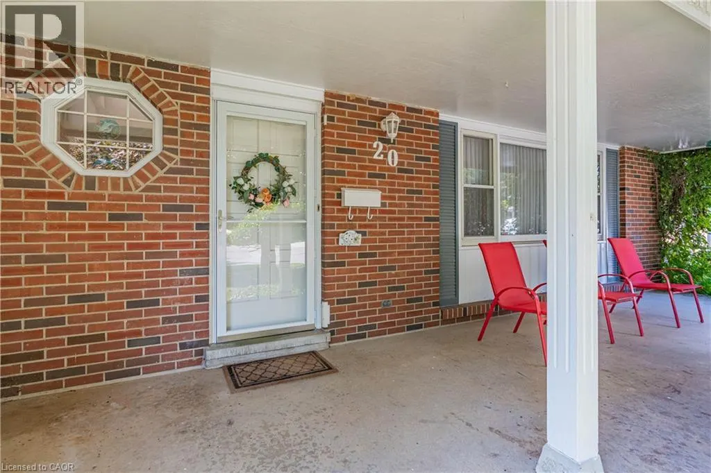 20 CRESTWOOD Drive