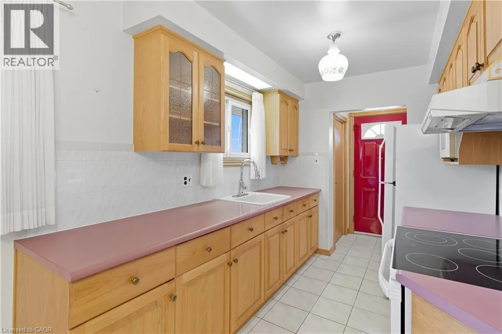 98 EAST 16TH Street
