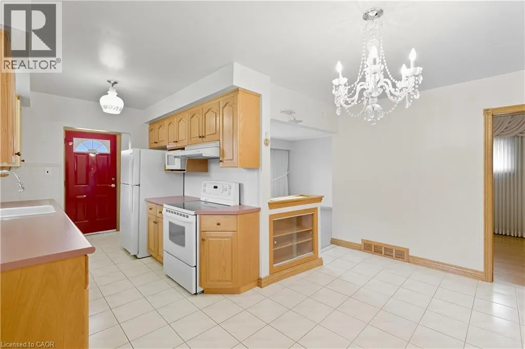 98 EAST 16TH Street
