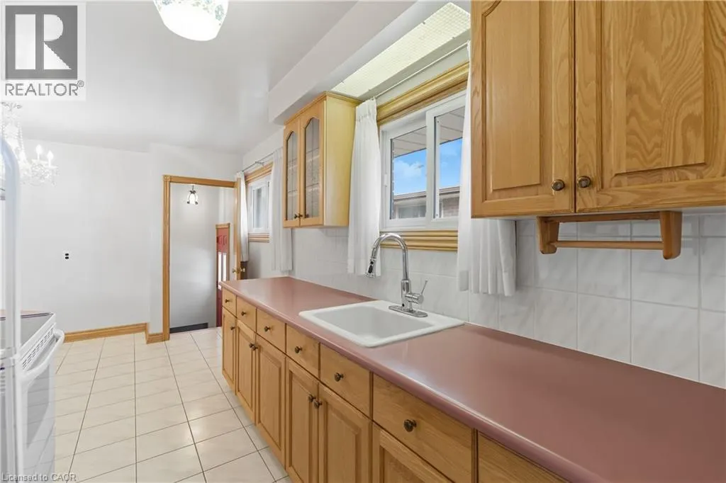98 EAST 16TH Street