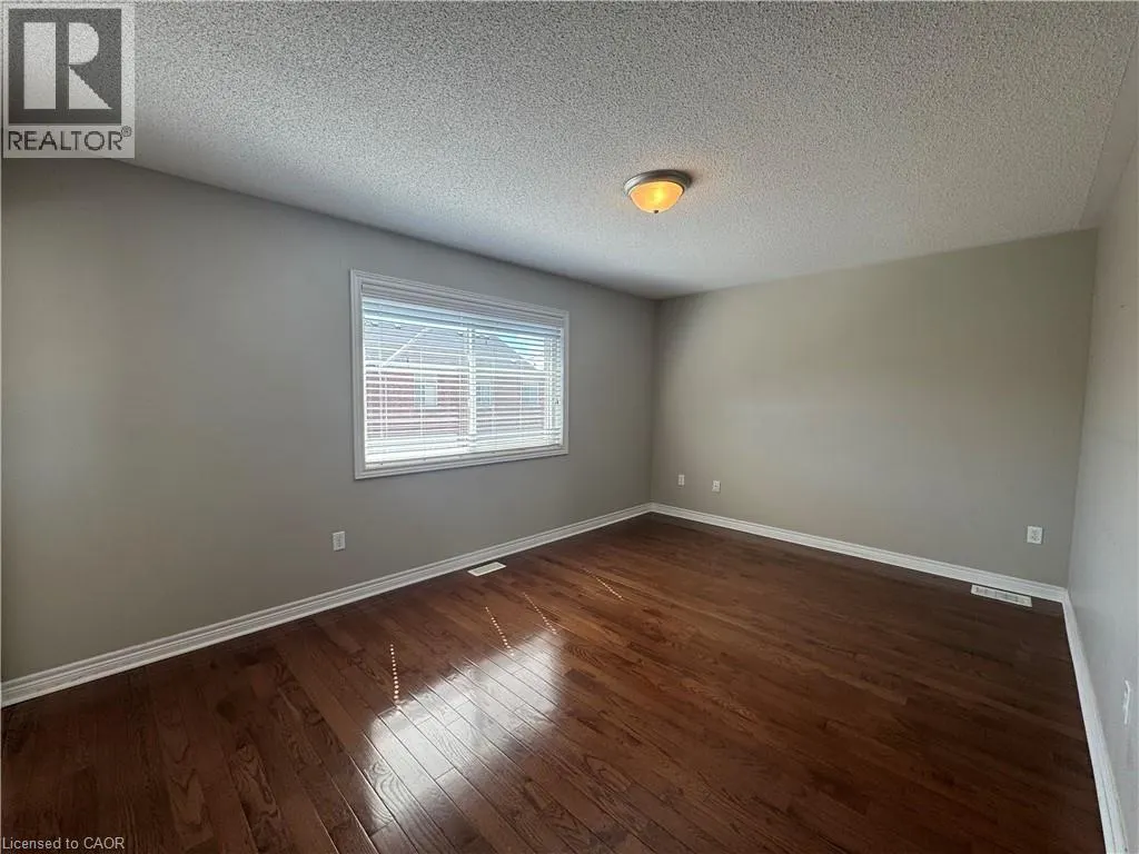 1112 CUMMING Boulevard