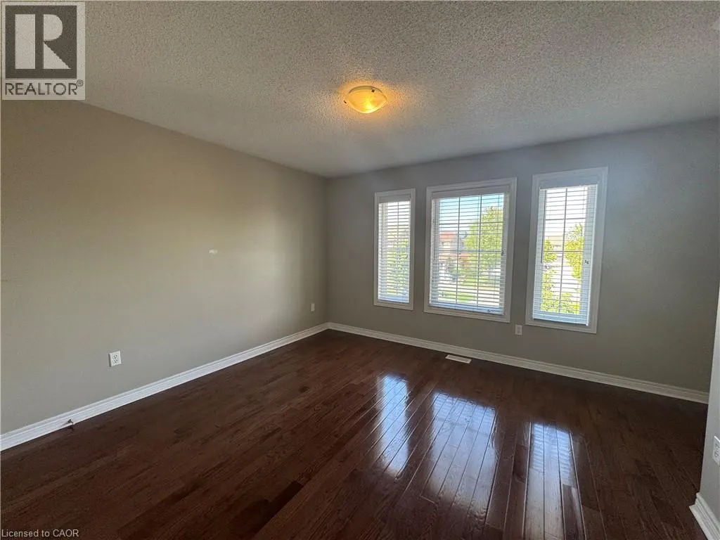 1112 CUMMING Boulevard