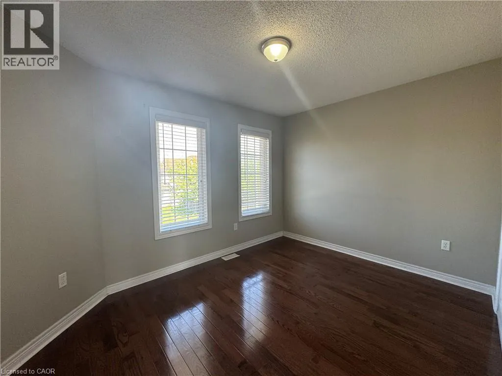 1112 CUMMING Boulevard