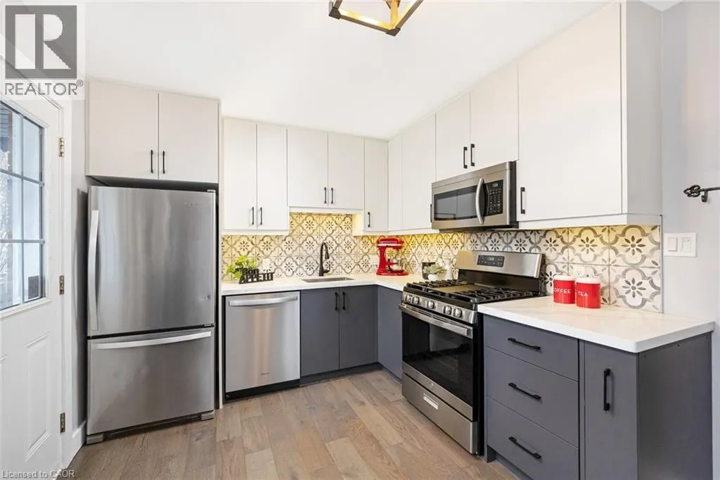 390 WOODWARD Avenue