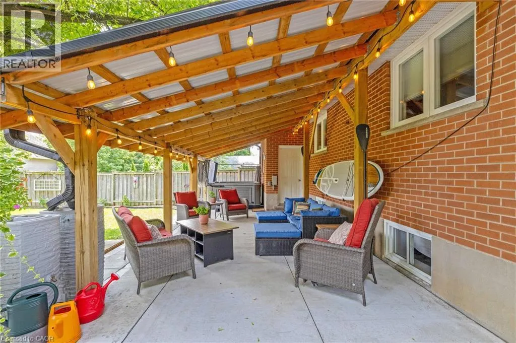390 WOODWARD Avenue