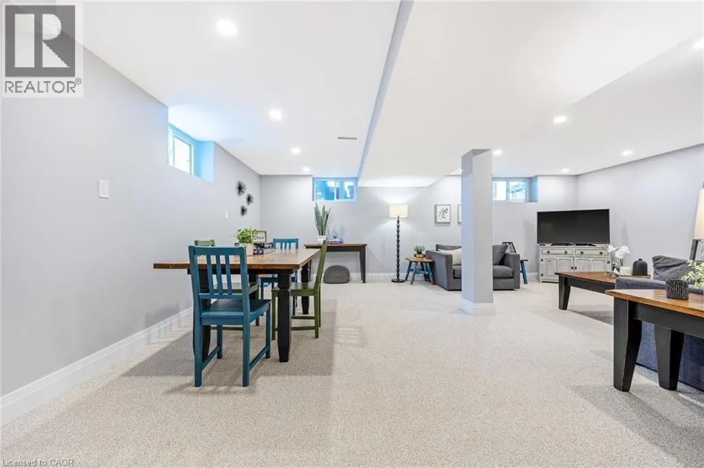 390 WOODWARD Avenue