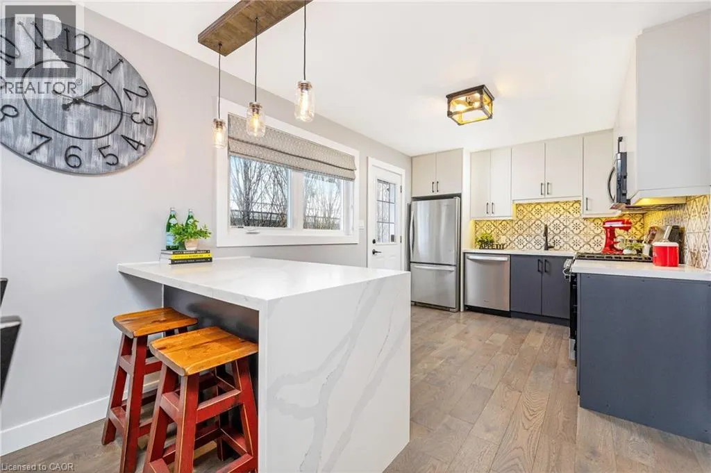 390 WOODWARD Avenue
