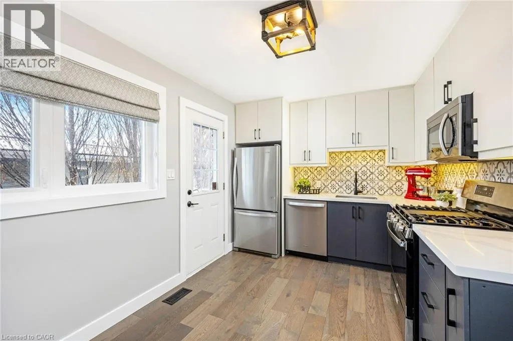 390 WOODWARD Avenue