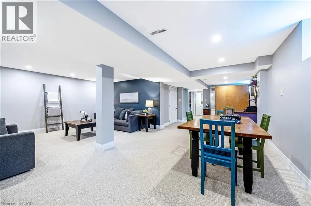390 WOODWARD Avenue