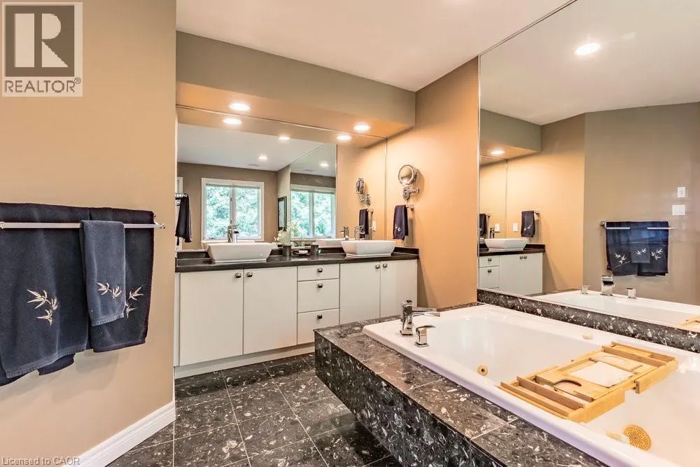 223 BRIAR HILL Crescent