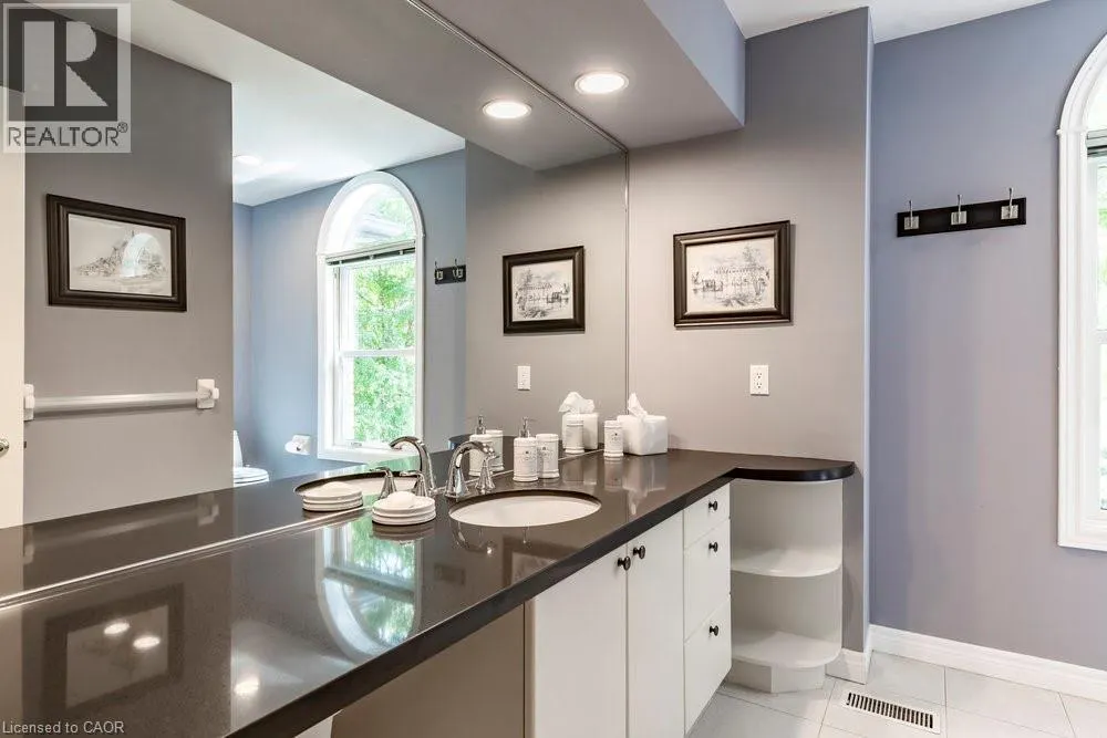 223 BRIAR HILL Crescent