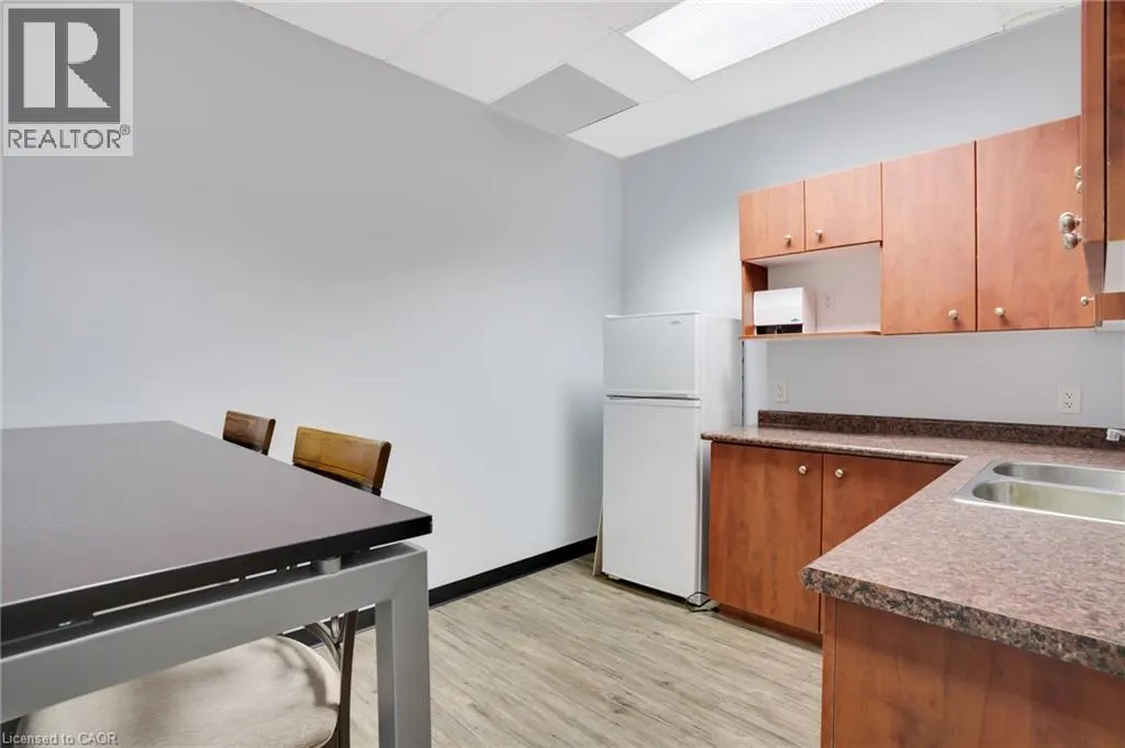 44 SALTSMAN Drive Unit# 3, #3