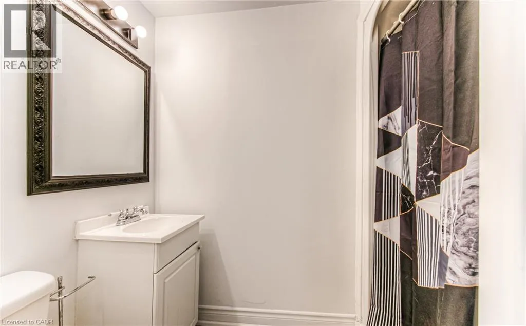 100 LILLIAN Drive Unit# B, #B