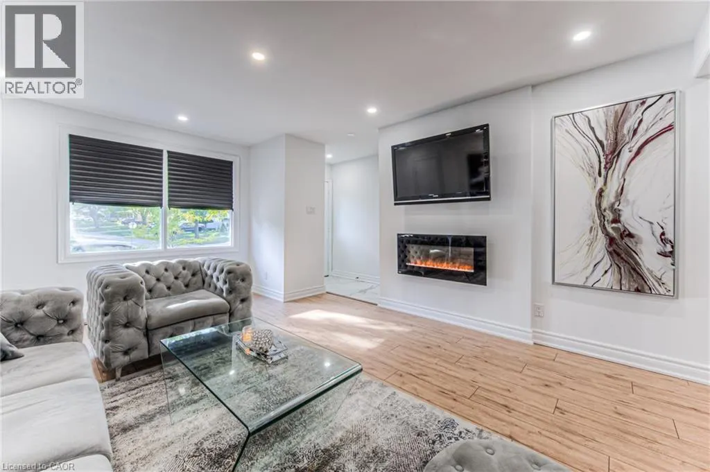 100 LILLIAN Drive Unit# B, #B