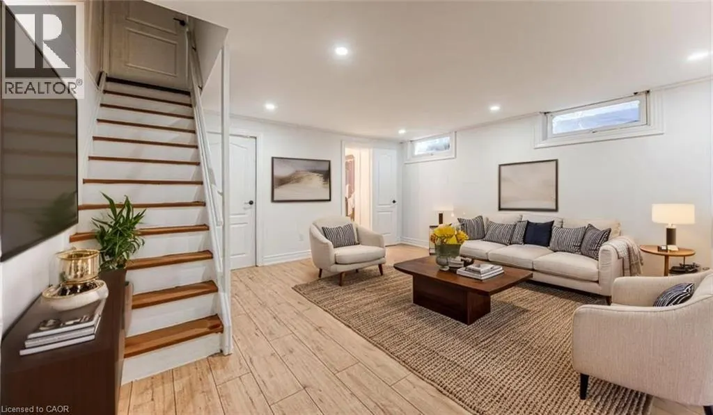 100 LILLIAN Drive Unit# B, #B