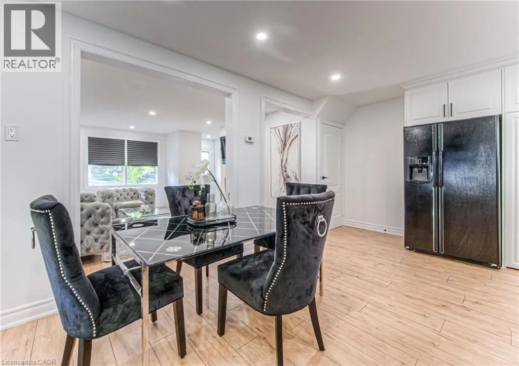 100 LILLIAN Drive Unit# B, #B