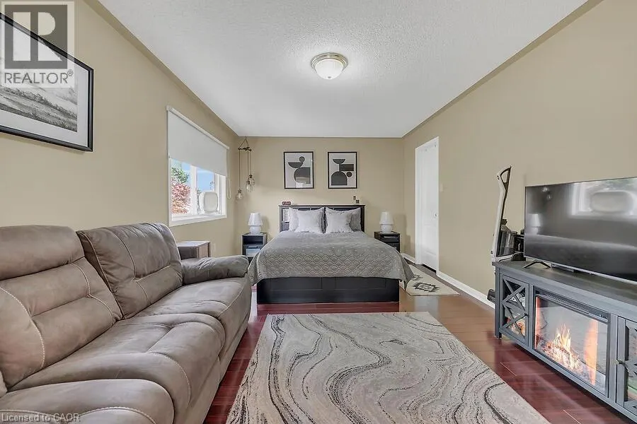 5181 WOOD Crescent