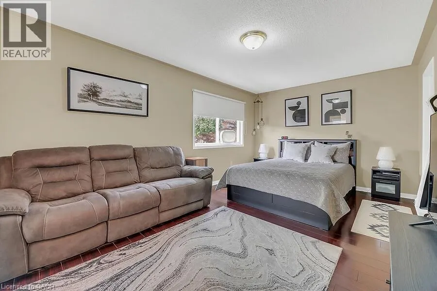 5181 WOOD Crescent