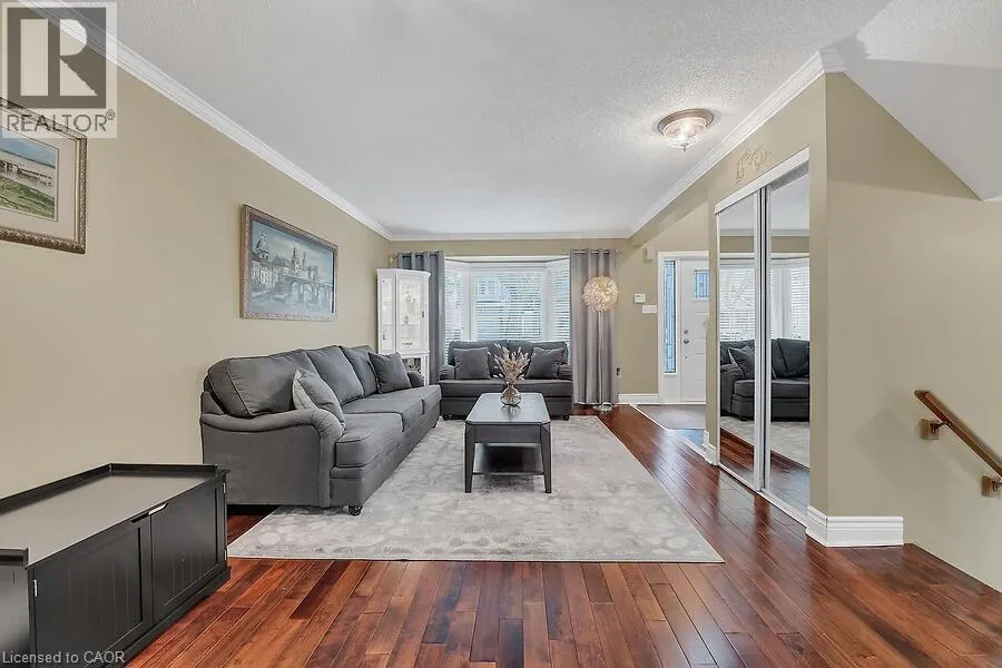 5181 WOOD Crescent