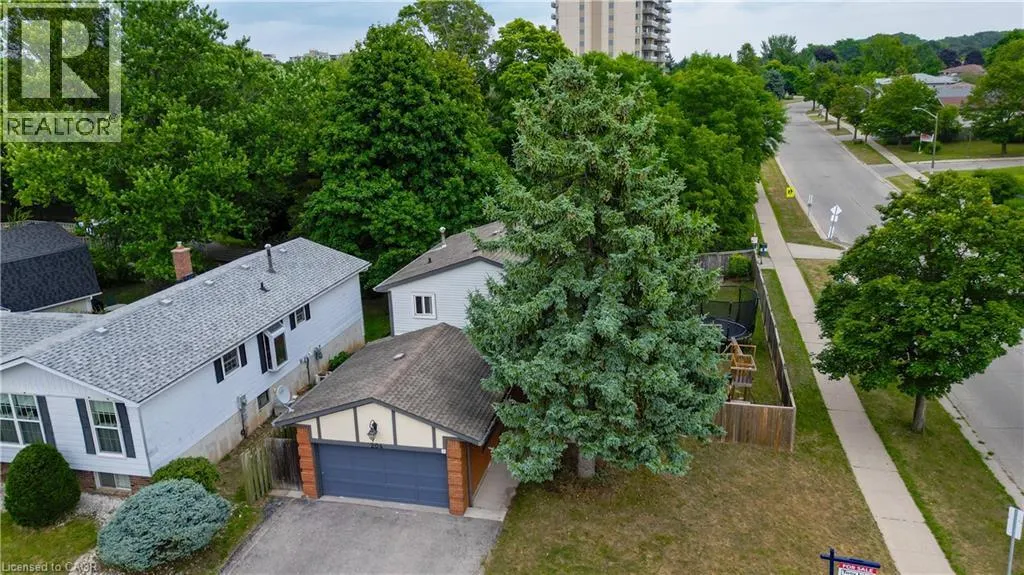 204 COUNTRY HILL Drive