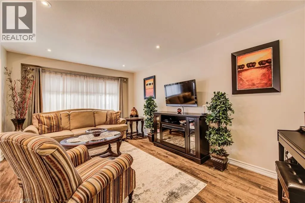 7 STRATUS Street