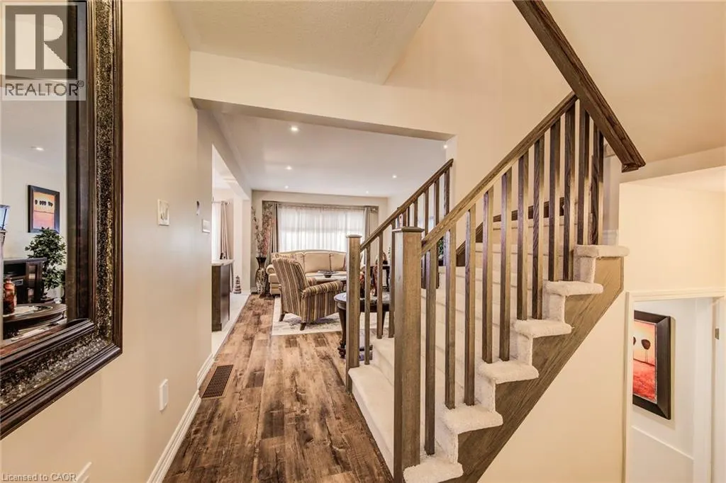 7 STRATUS Street