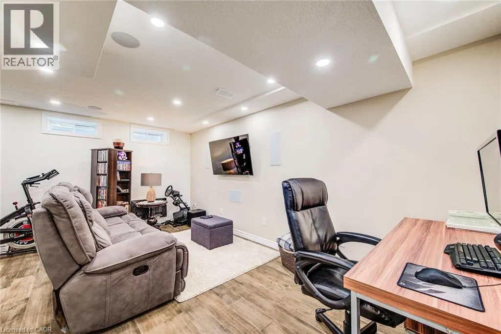 7 STRATUS Street