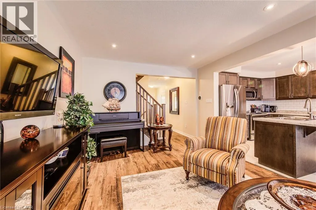 7 STRATUS Street
