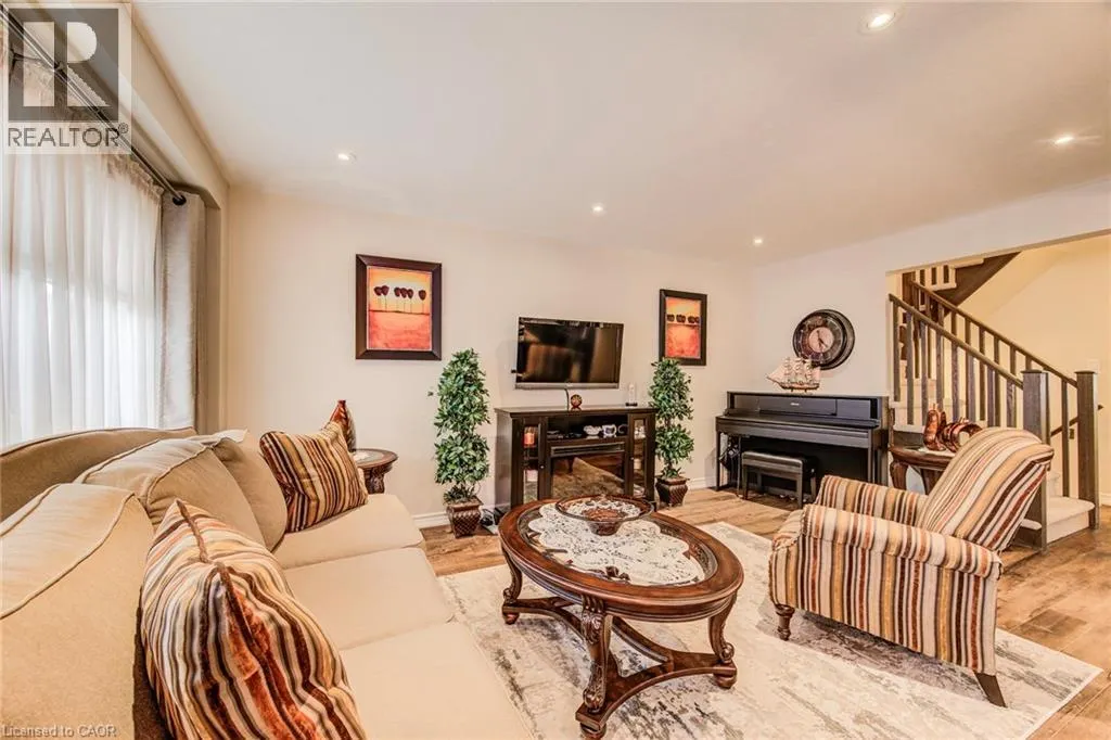 7 STRATUS Street