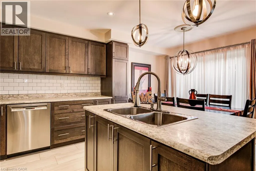 7 STRATUS Street