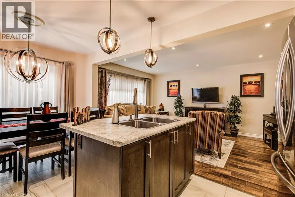 7 STRATUS Street