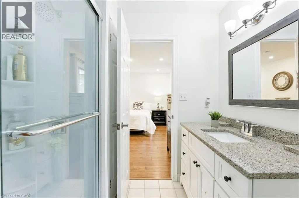 2252 WALKERS Line Unit# 4, #4