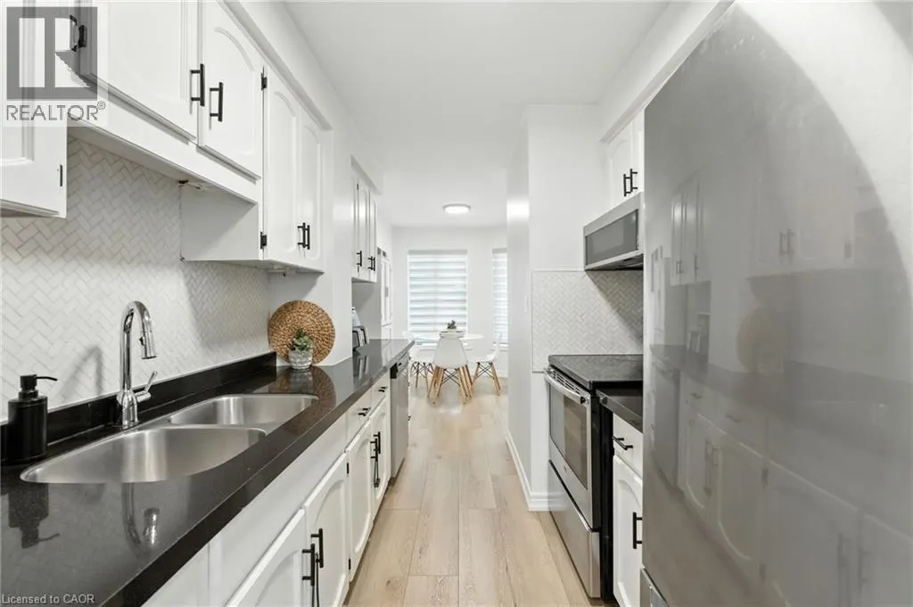 2252 WALKERS Line Unit# 4, #4